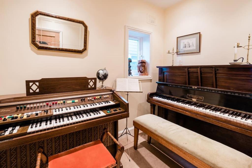 Spacious Home, Minutes Fom The Beach, Free Parking, Large Garden Area, Pets Welcome! วิทสเตเบิล ภายนอก รูปภาพ